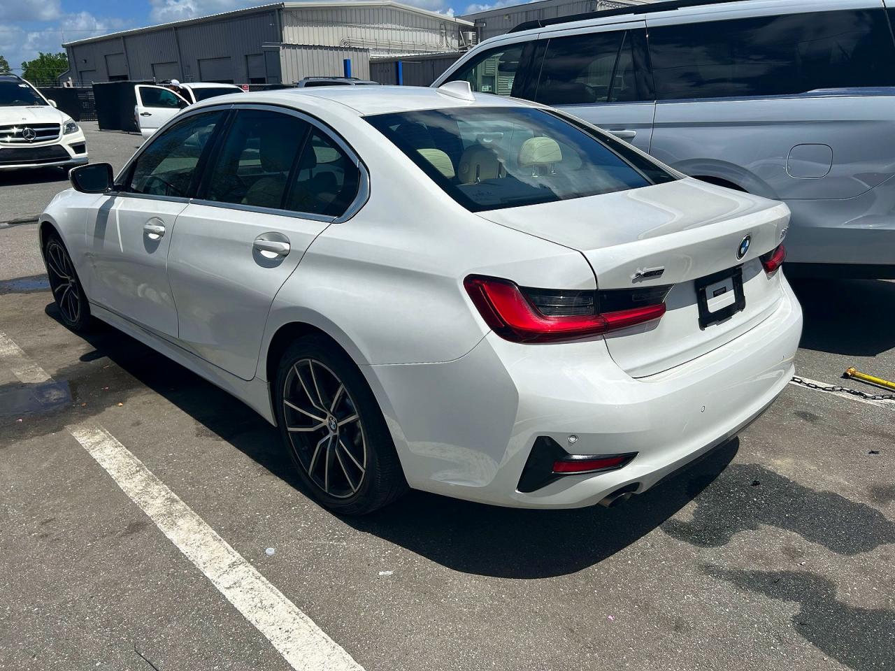 2021 BMW 3 series VIN 3MW5R7J02M8C01491 photo 3