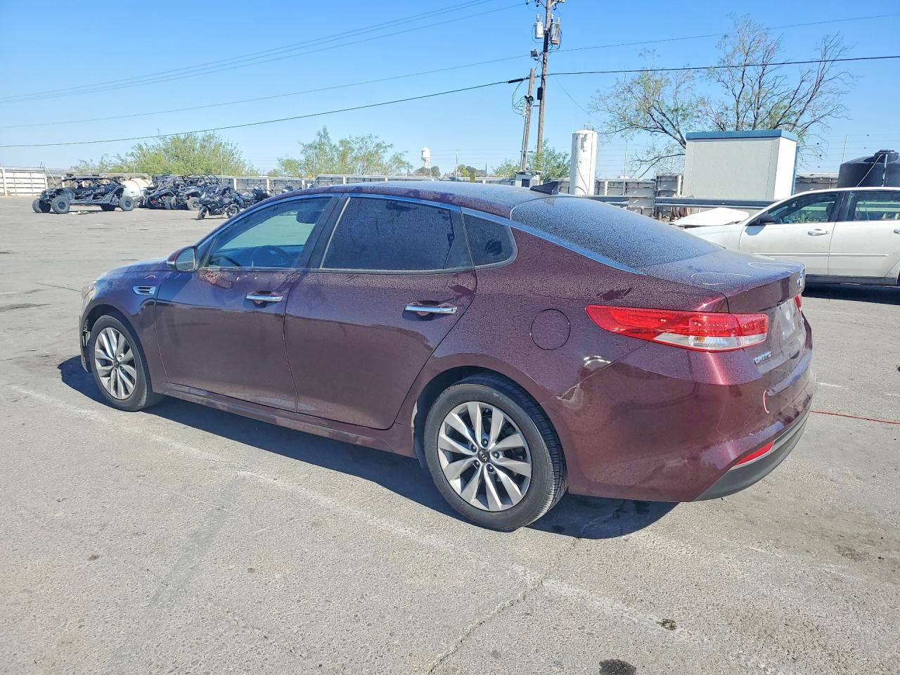 2017 Kia Optima VIN 5XXGU4L30HG157537 photo 2