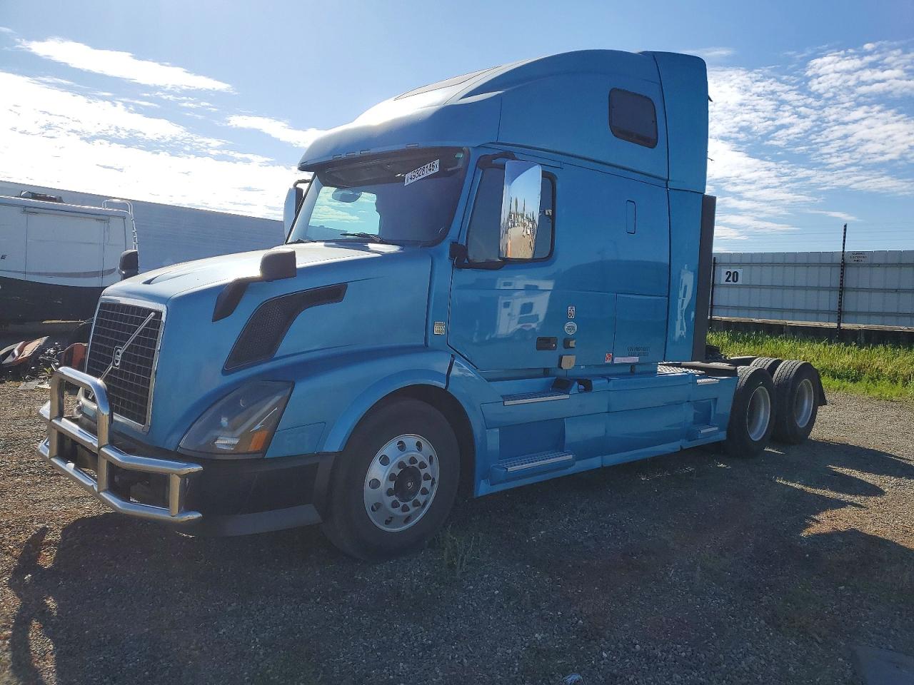 2015 Volvo Vn VIN 4V4NC9EH3FN916851 photo 2
