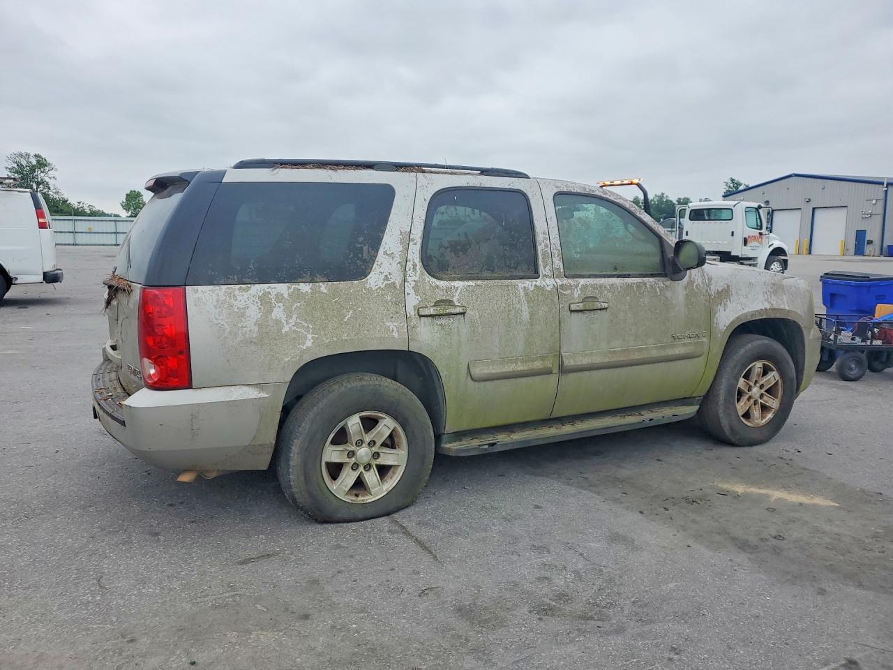 2009 GMC Yukon VIN 1GKFC23C89R207817 photo 3