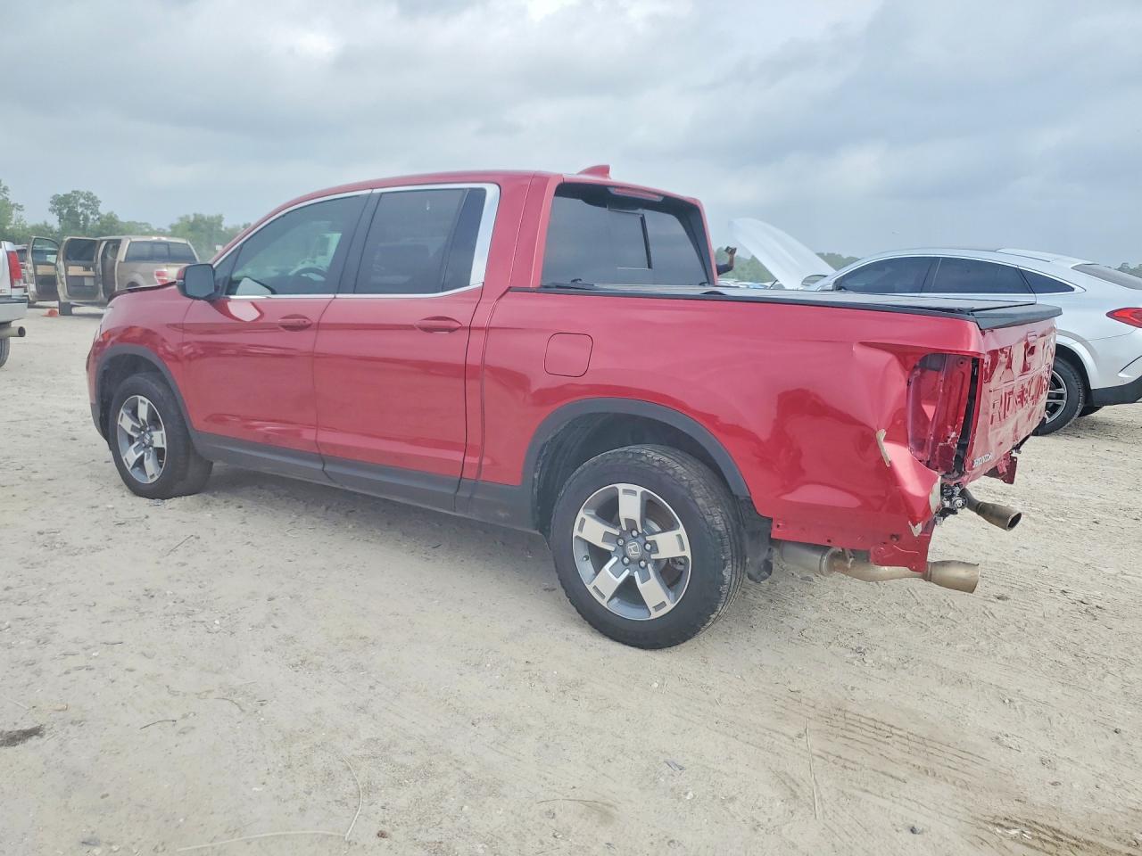 2025 Honda Ridgeline VIN 5FPYK3F57SB018668 photo 2