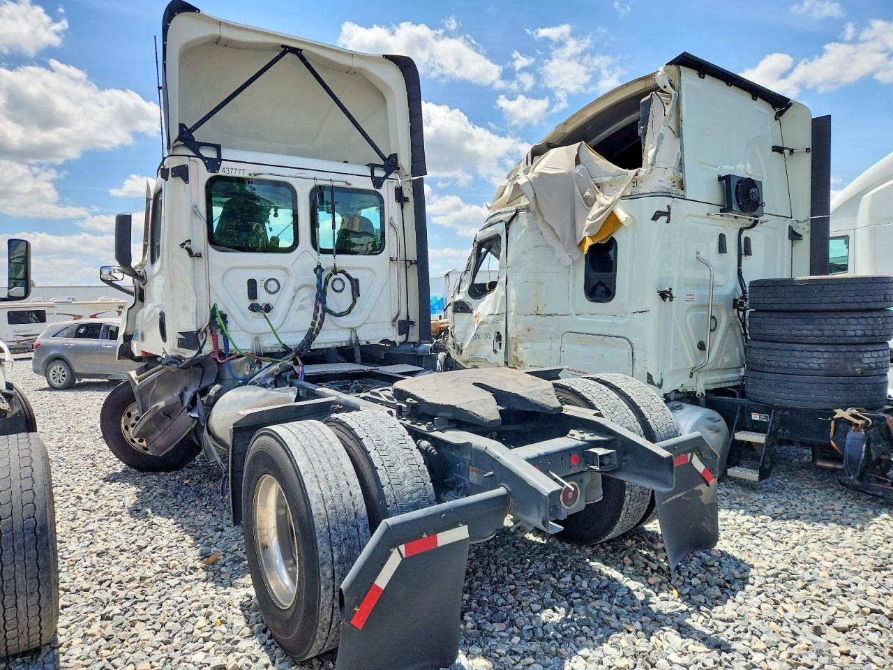 2024 FREIGHTLINER All other VIN 3AKBHSDV8RSVH6295 photo 3
