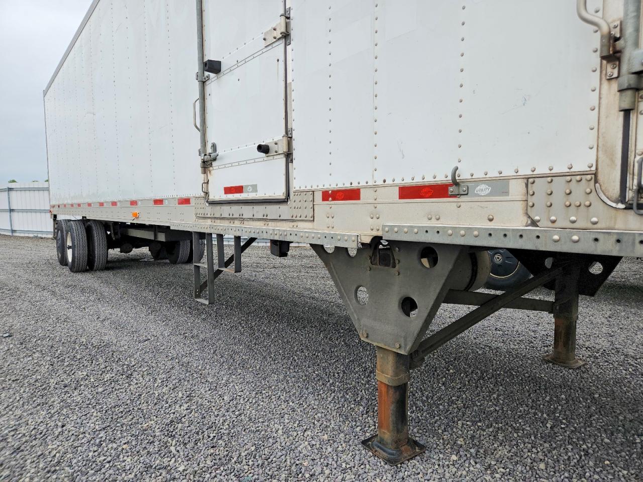 2015 UTILITY All models VIN 1UYVS2489FM408334 photo 9