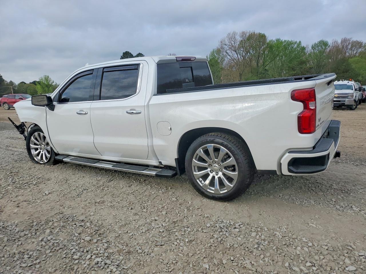 2020 Chevrolet Silverado VIN 3GCUYHED3LG373201 photo 2