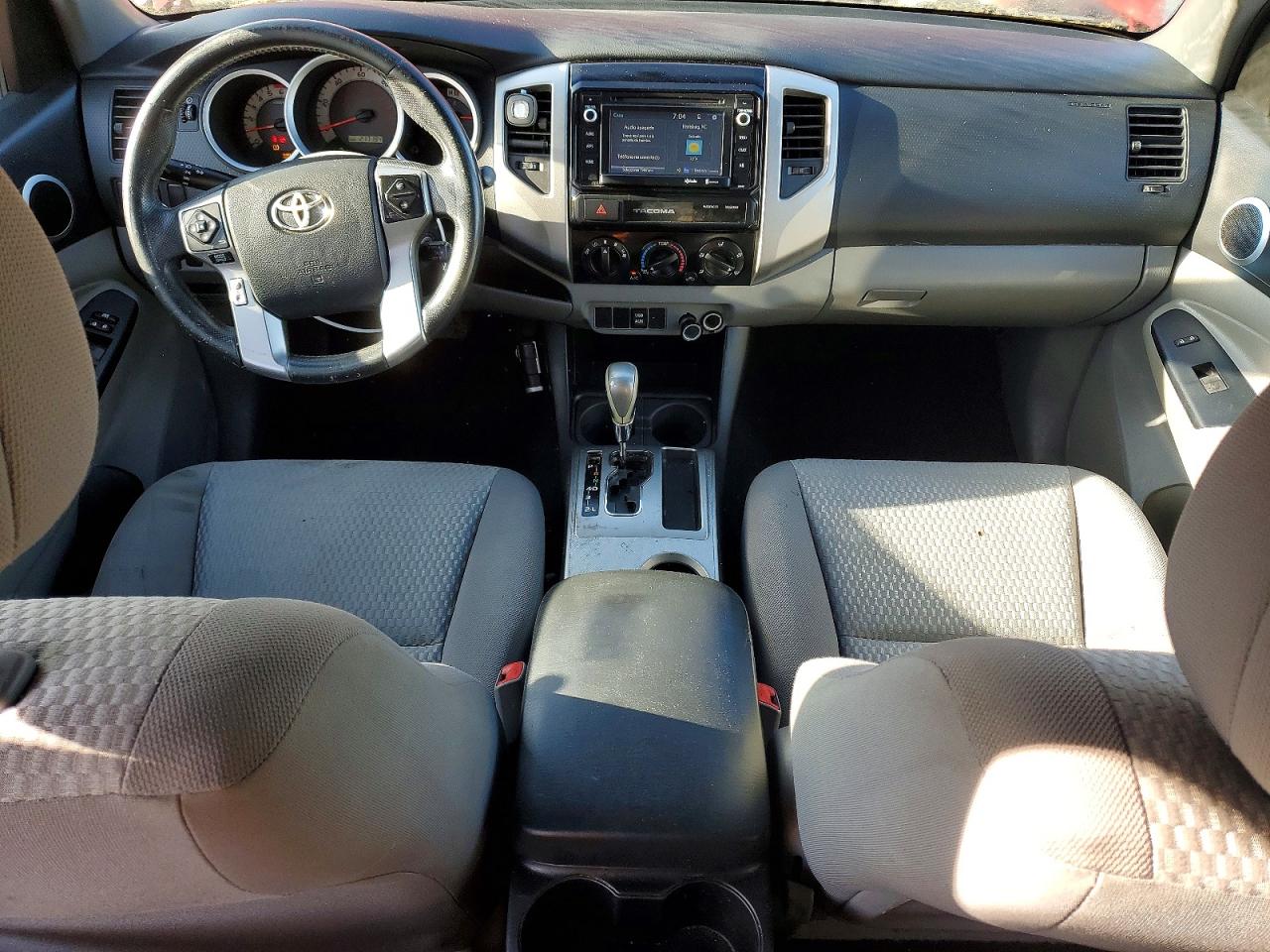 2015 Toyota Tacoma VIN 5TFJU4GNXFX085690 photo 8