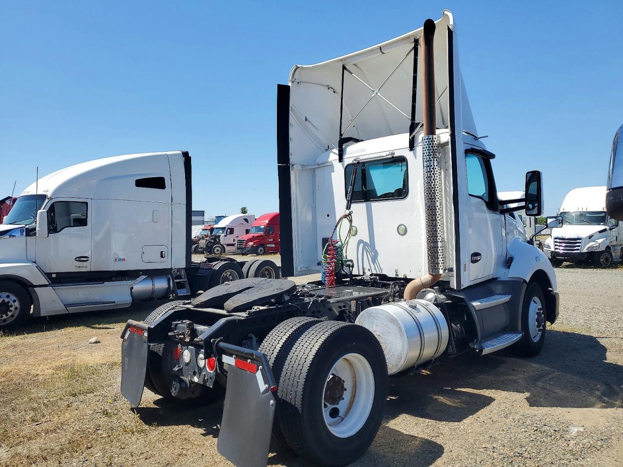 2016 KENWORTH All other VIN 1XKYA48X1GJ496623 photo 4