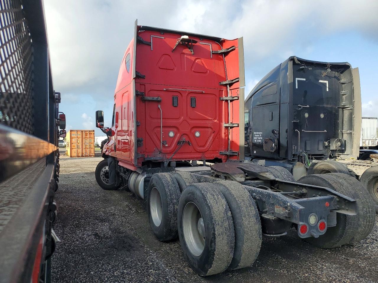 2017 FREIGHTLINER All other VIN 1FUJGLDR3HLHX2511 photo 3