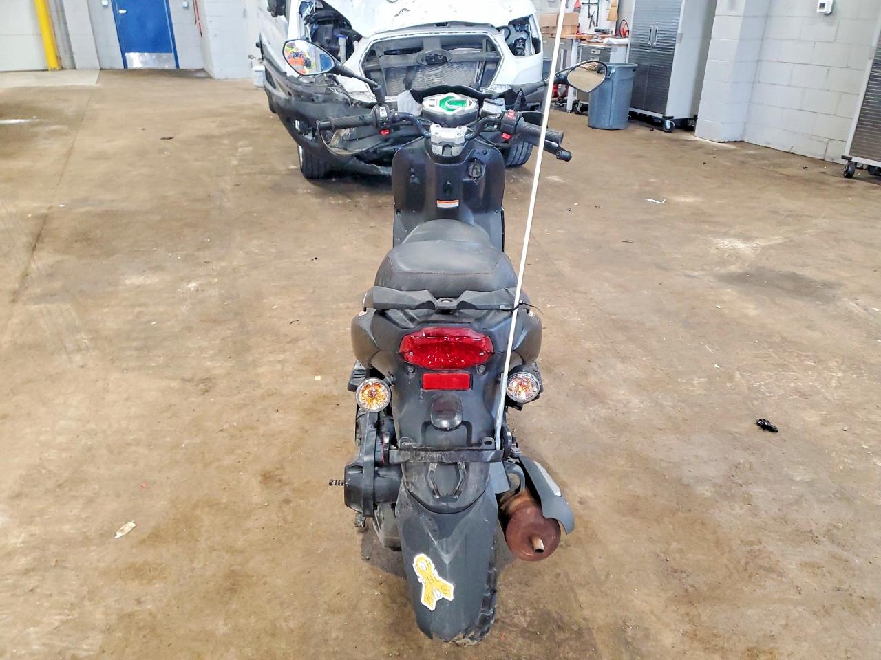 2022 SYM Scooter VIN RFGBDSAA3NX000330 photo 4