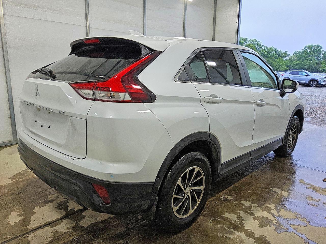 2024 Mitsubishi ECLIPSE VIN JA4ATUAA9RZ075003 photo 3