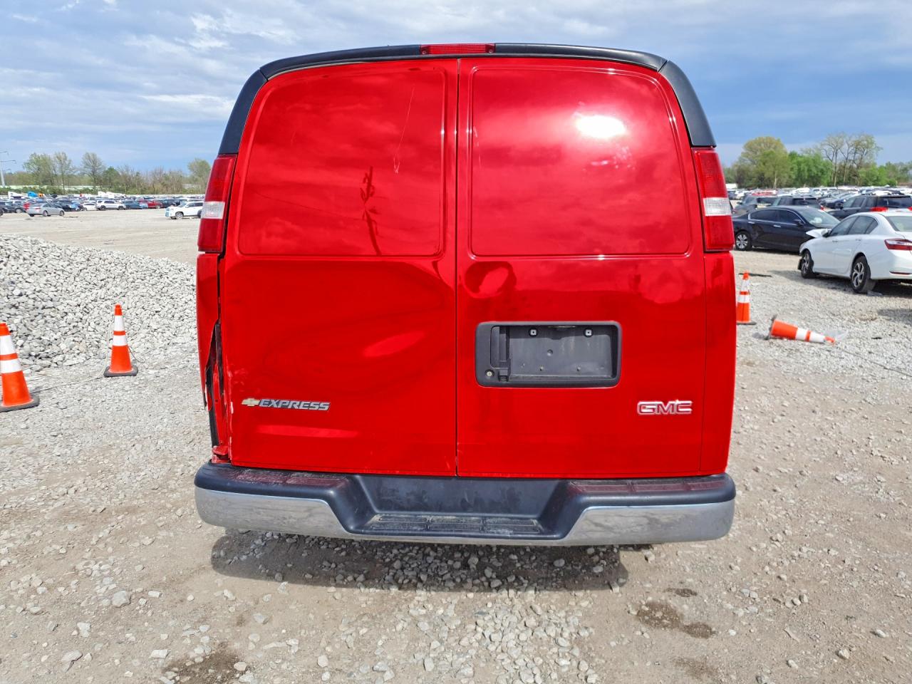2023 GMC Savana VIN 1GTW7AFP2P1184801 photo 6
