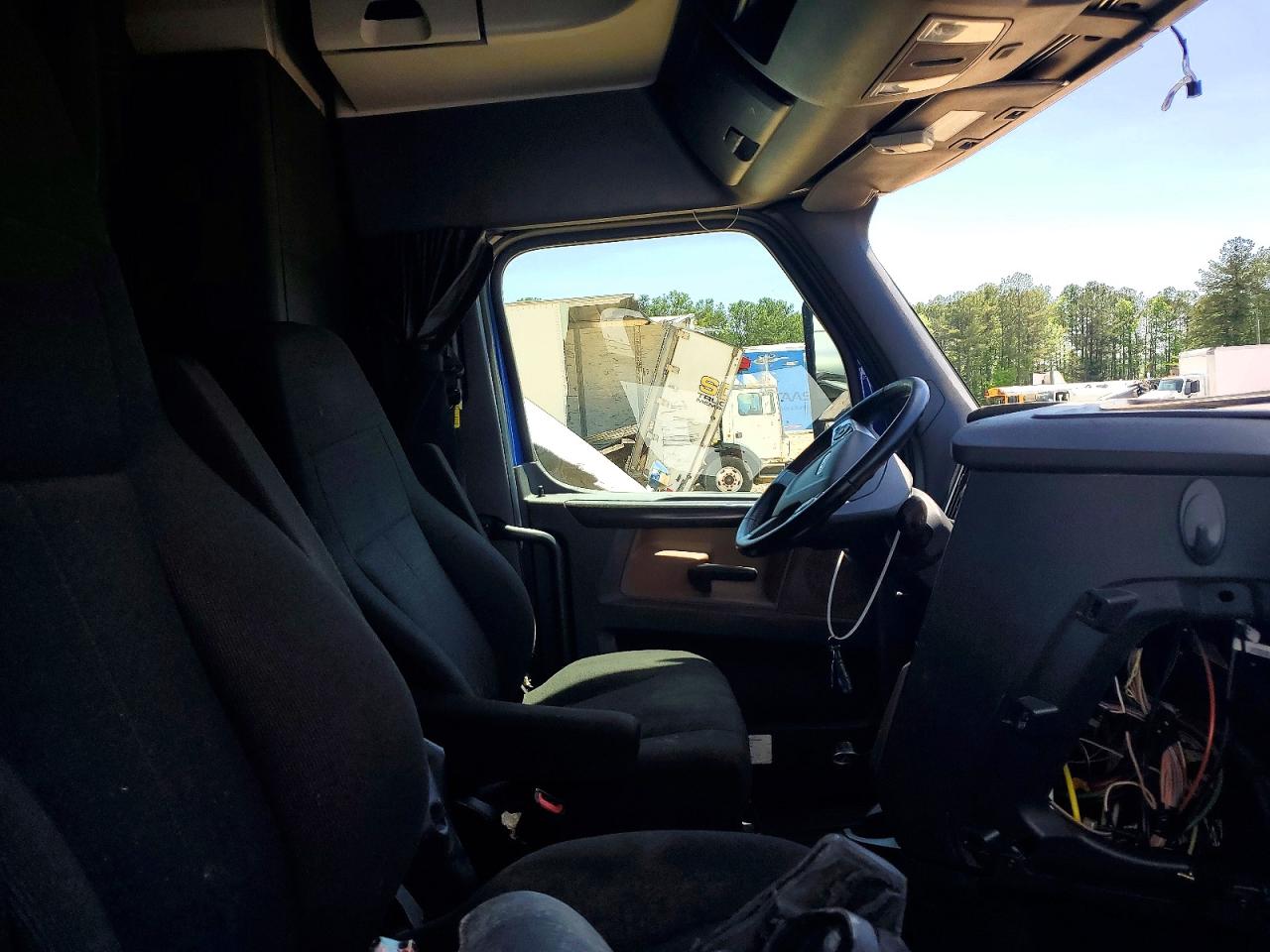 2020 FREIGHTLINER All other VIN 3AKJHHDR5LSMD2406 photo 5