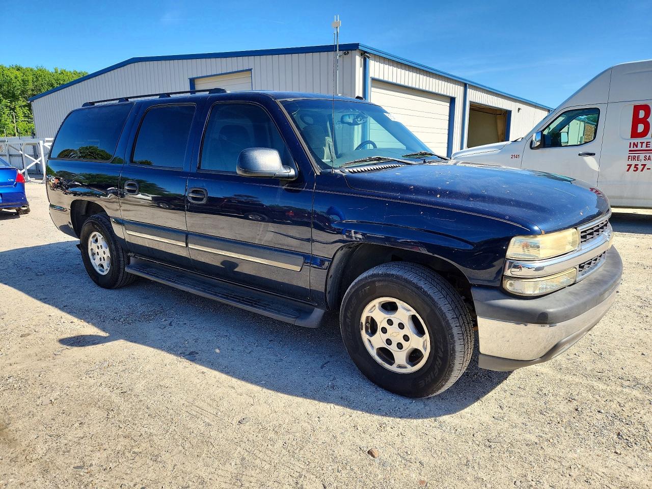 2005 CHEVROLET Suburban VIN 3GNEC16Z35G251890 photo 4