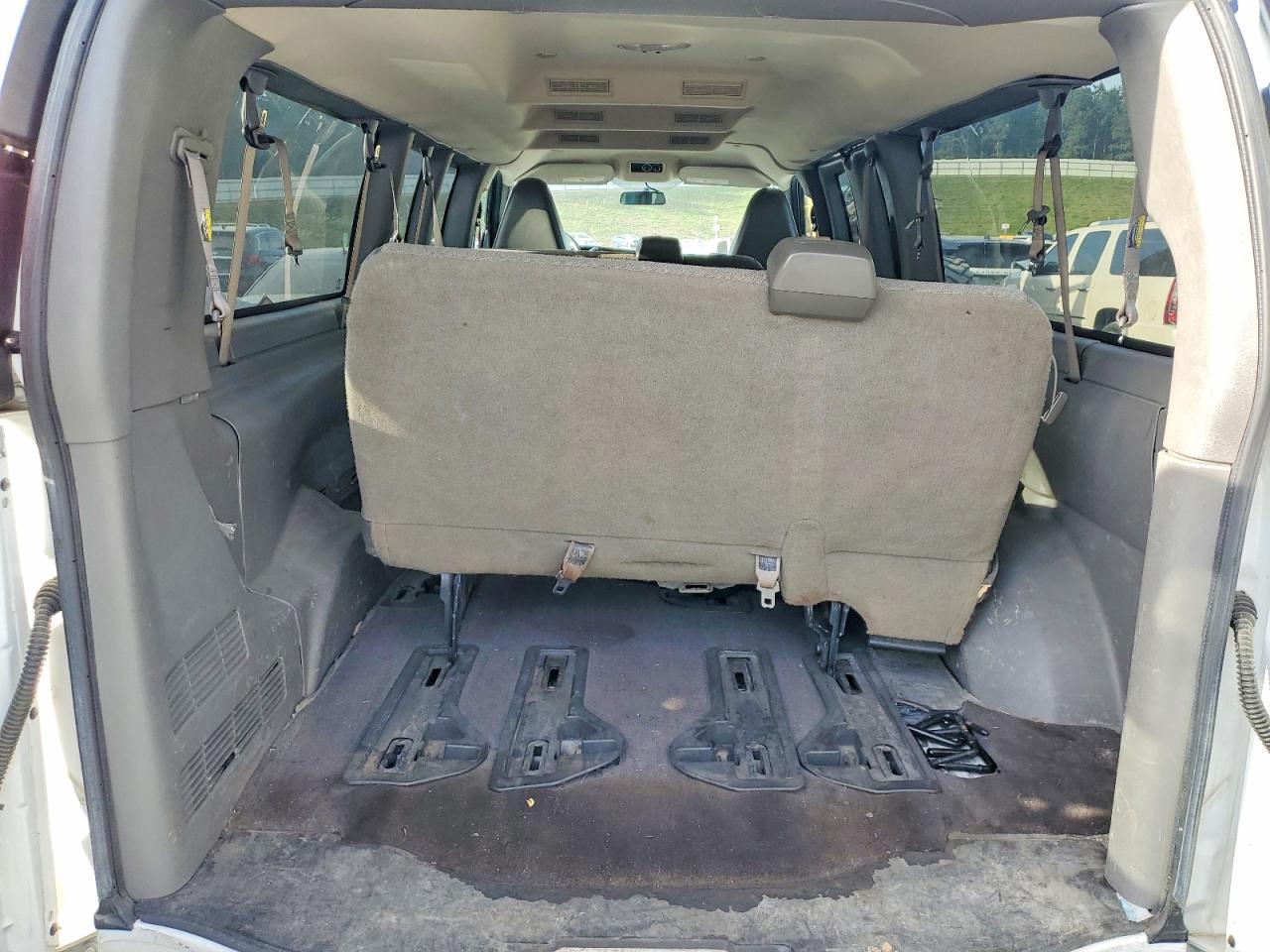 2023 Chevrolet Express VIN 1GAZGNFP2P1104166 photo 10