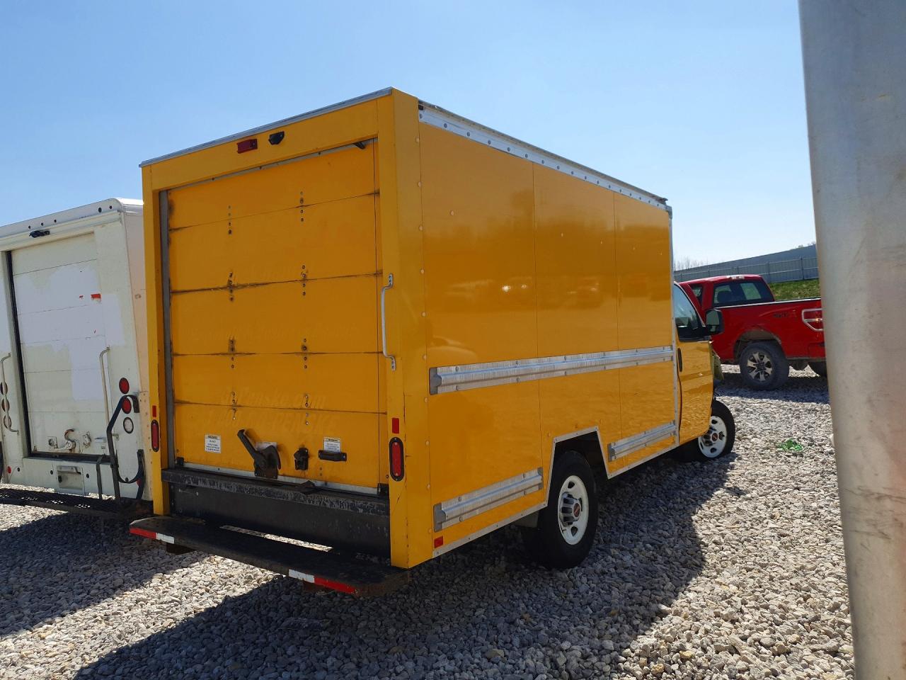 2022 GMC Savana VIN 1GD07RFP3N1162335 photo 3