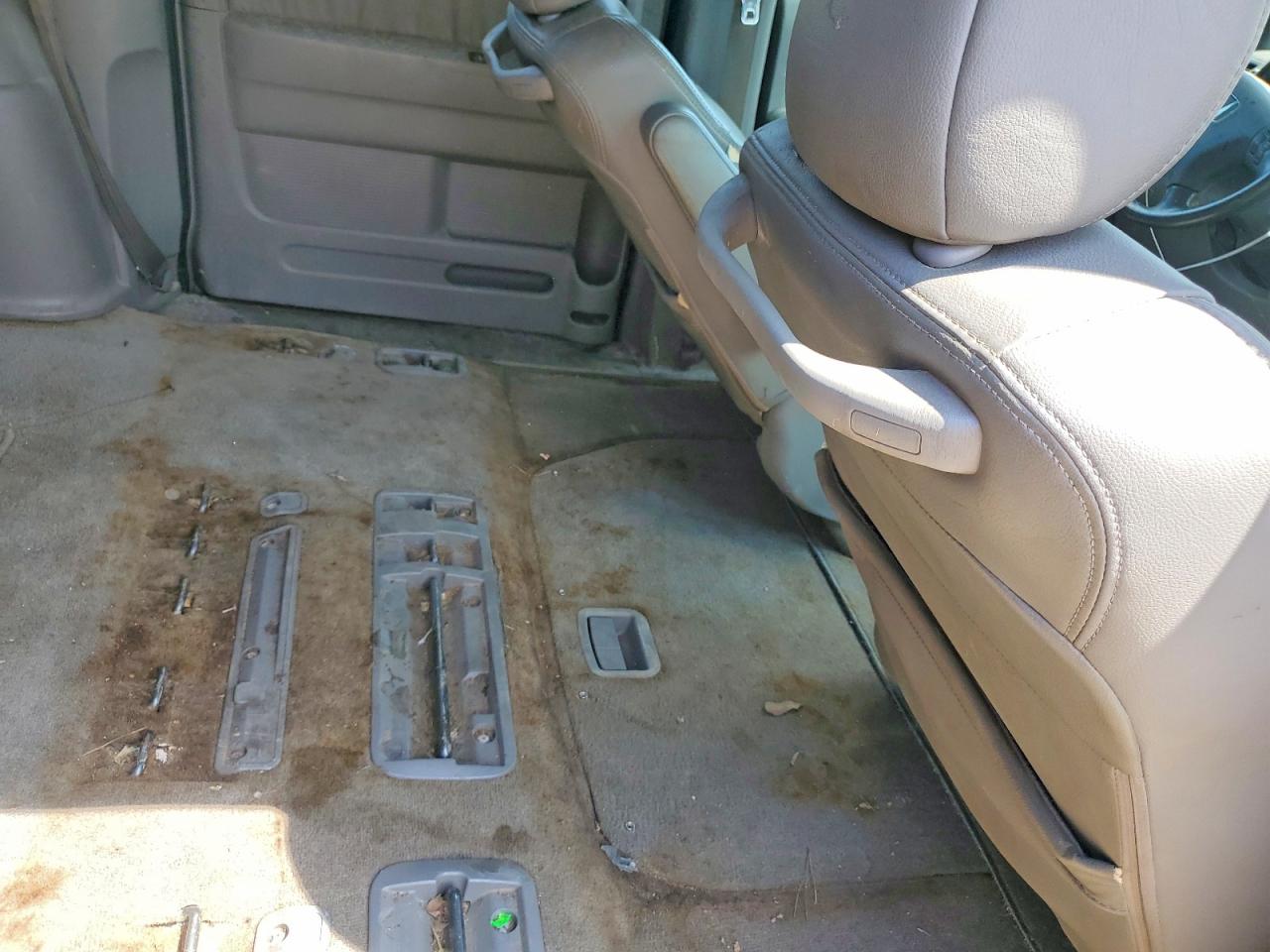 2010 Honda All models VIN 5FNRL3H73AB018769 photo 11