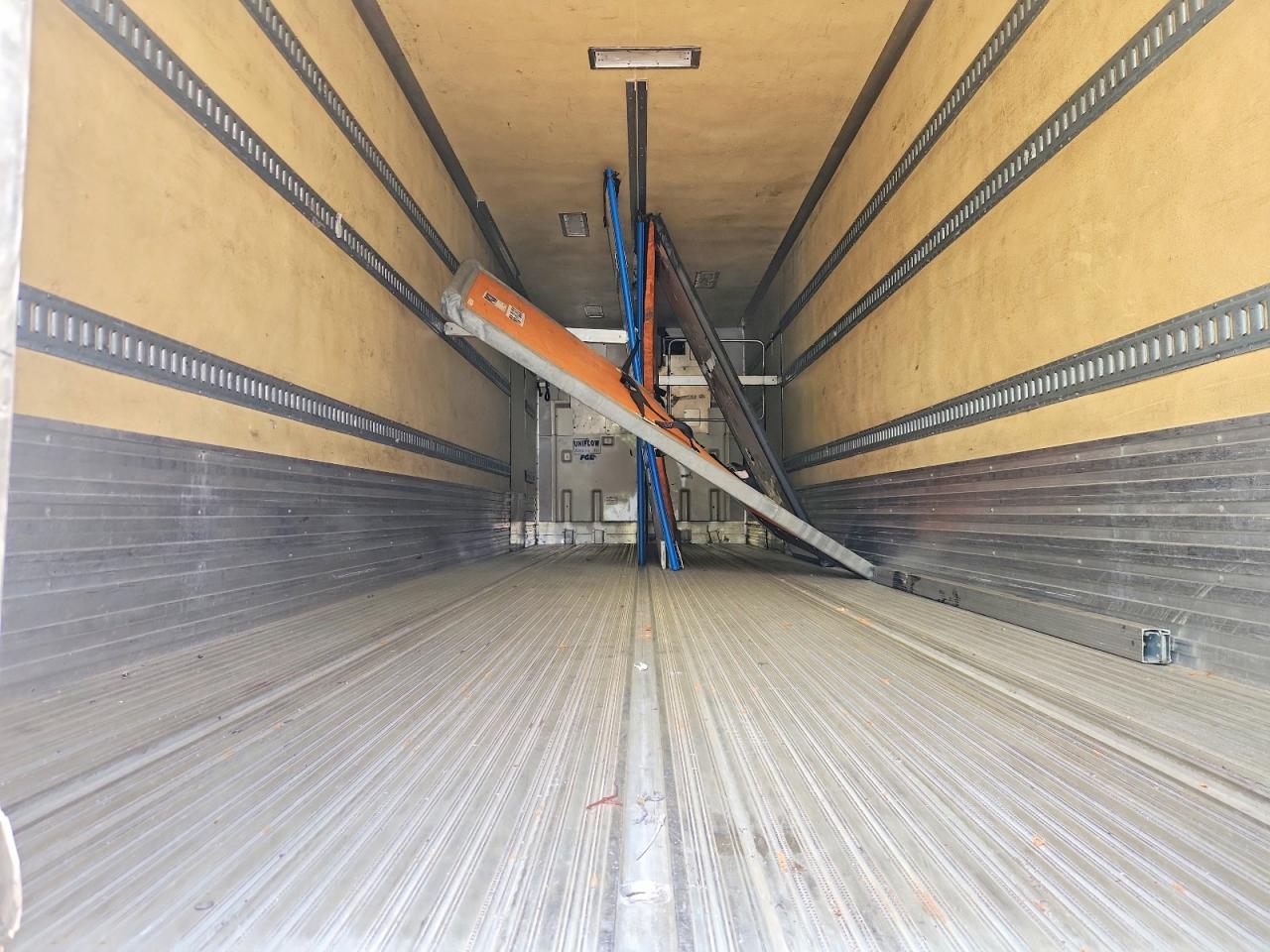 2015 UTILITY All models VIN 1UYVS2323FM245502 photo 6