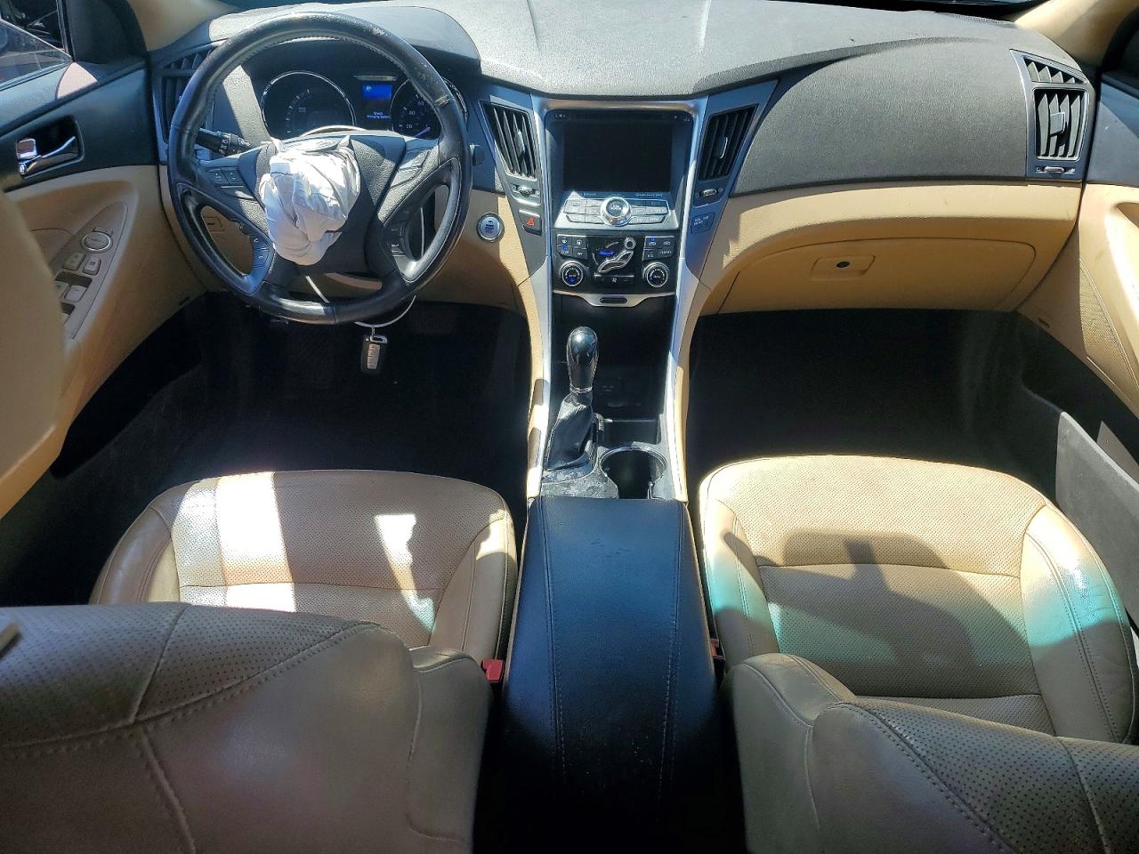2015 Hyundai Sonata VIN KMHEC4A48FA135571 photo 8