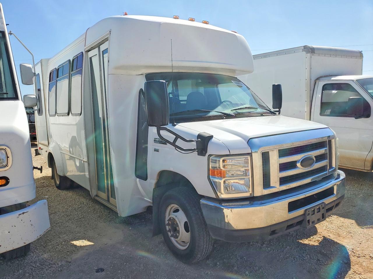 2016 Ford Econoline VIN 1FDEE3FL3GDC24131 photo 4