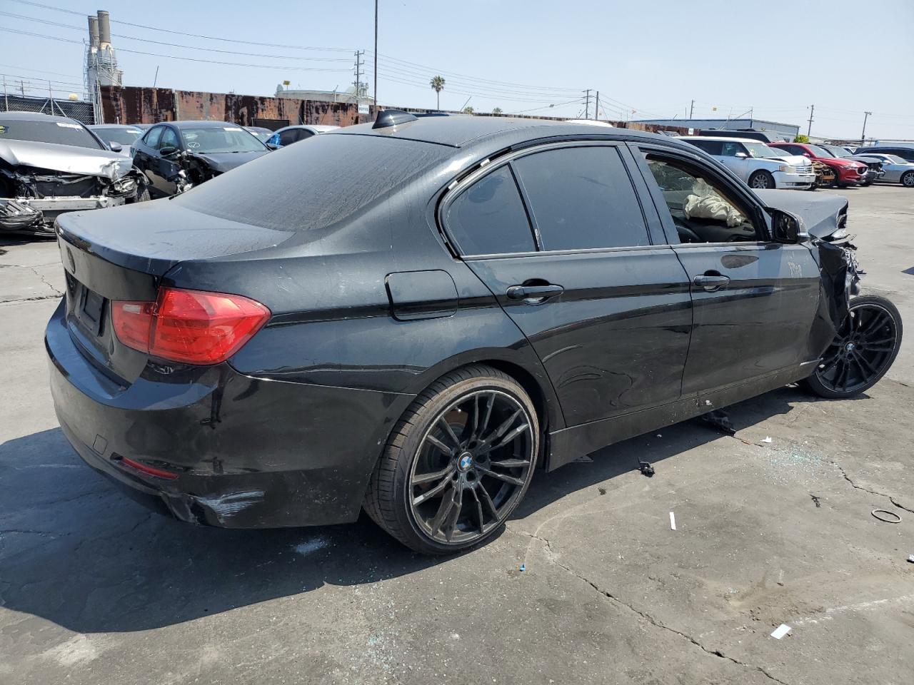 2013 BMW 3 series VIN WBA3C1C58DF437066 photo 3