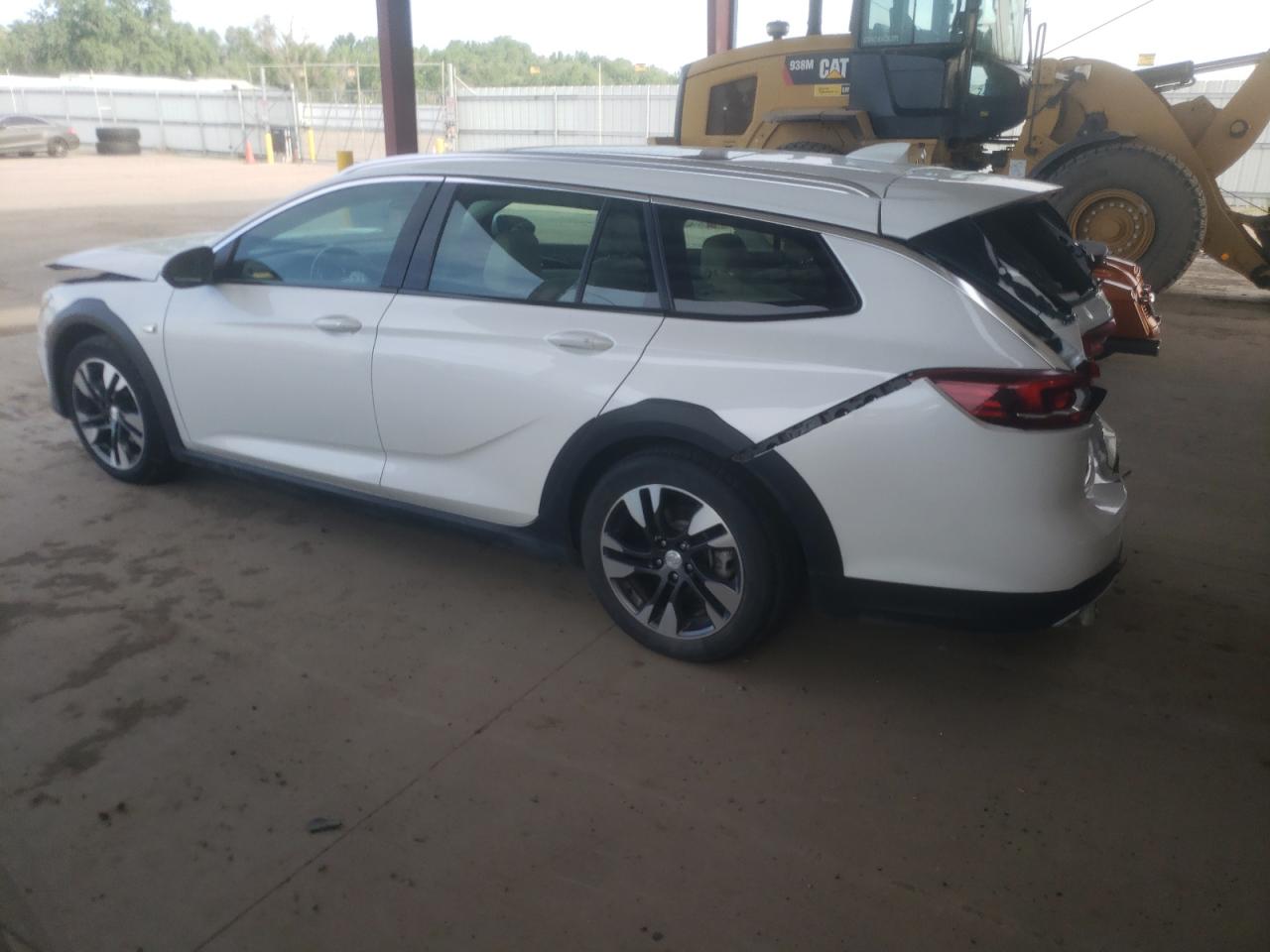 2019 BUICK Regal VIN W04GV8SX8J1102810 photo 2