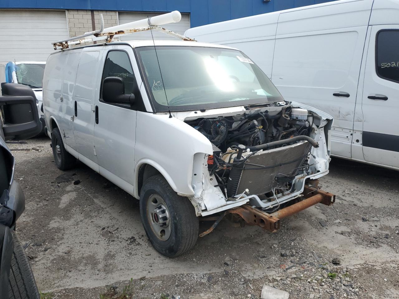 2014 GMC Savana VIN 1GTW7FCAXE1103179 photo 4