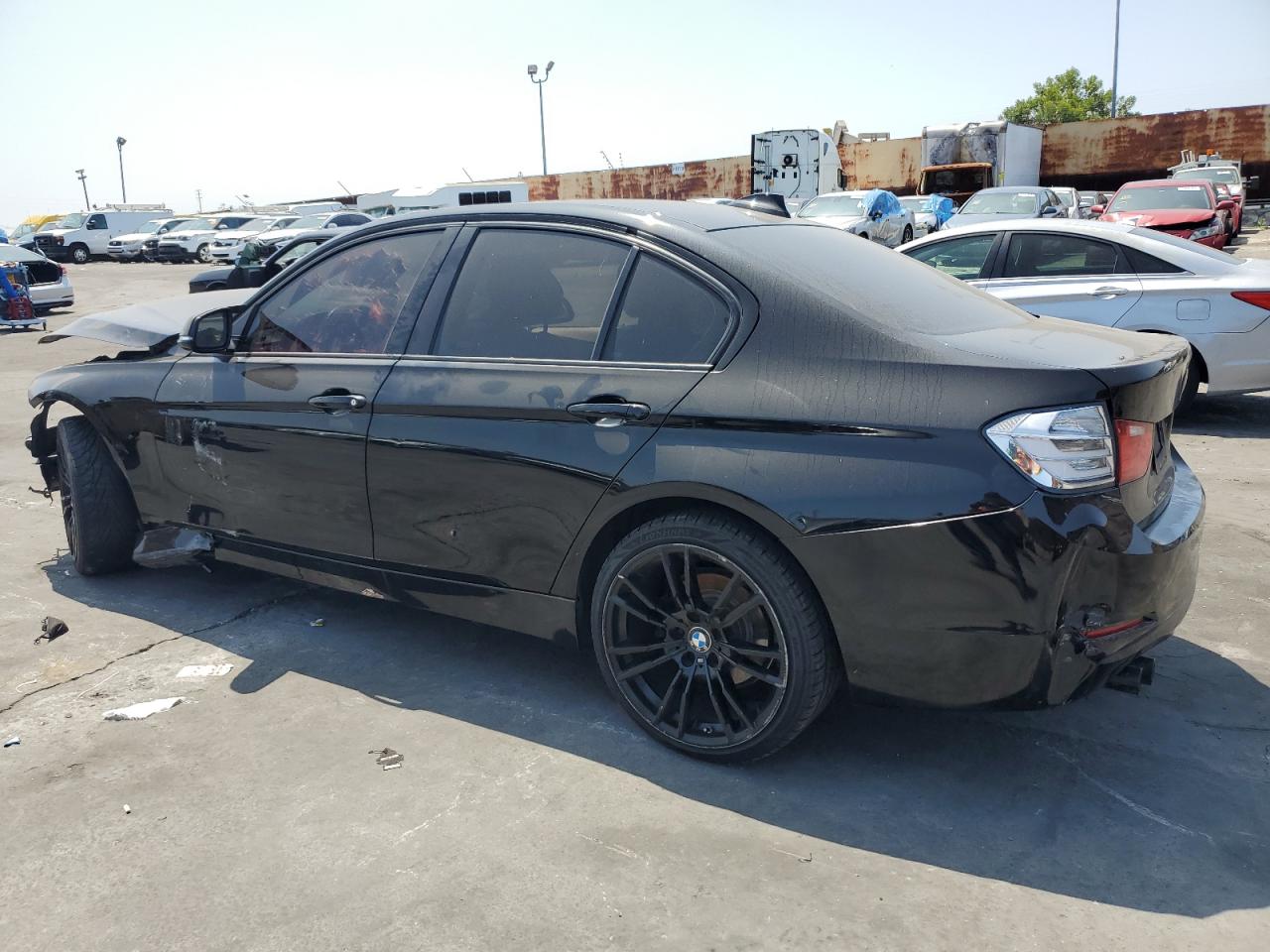 2013 BMW 3 series VIN WBA3C1C58DF437066 photo 2