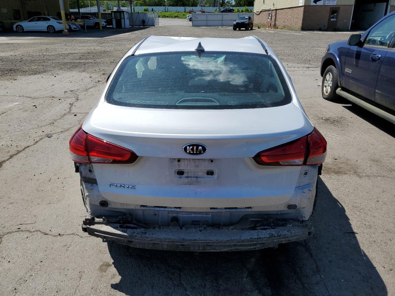 2018 KIA Forte VIN 3KPFK4A7XJE234324 photo 6