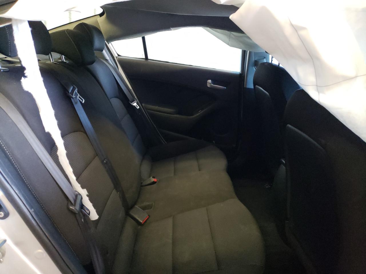 2018 KIA Forte VIN 3KPFK4A7XJE234324 photo 10