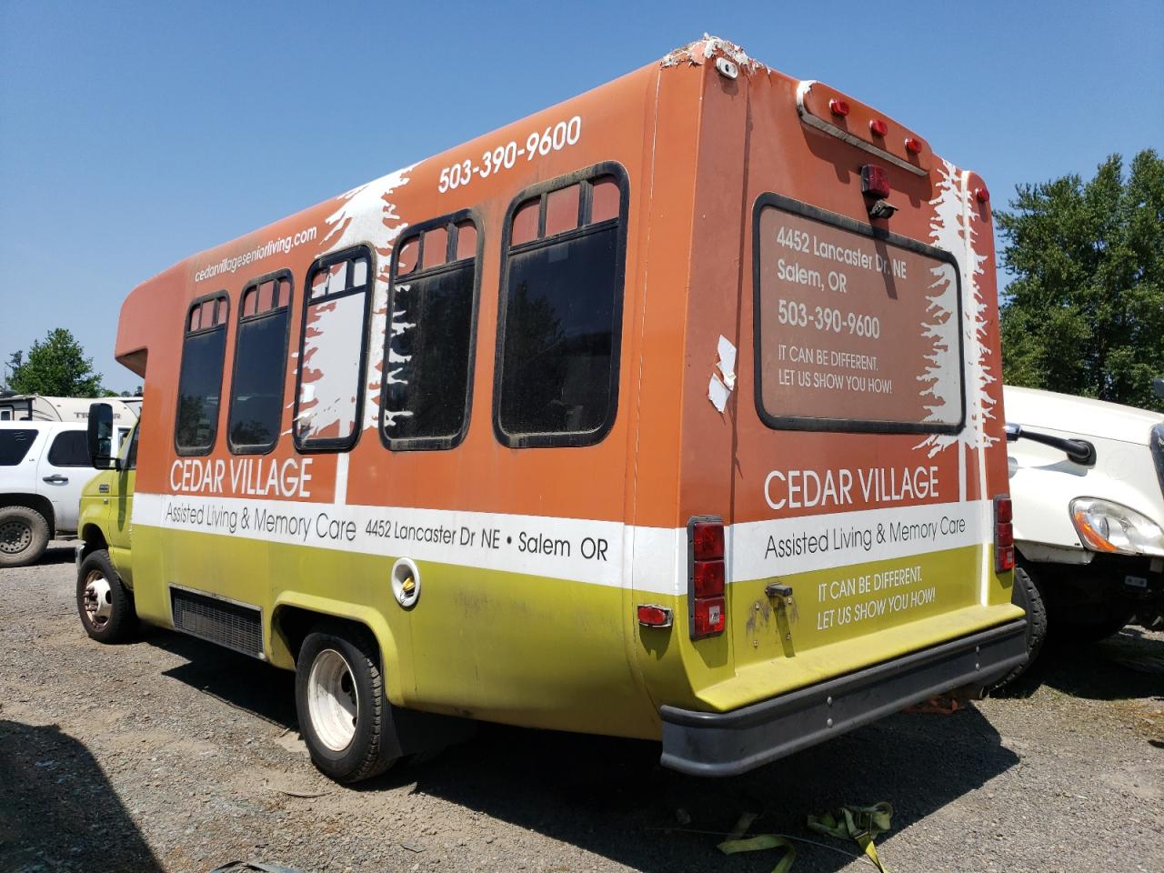 2012 FORD Econoline van VIN 1FDEE3FL3CDB21799 photo 2