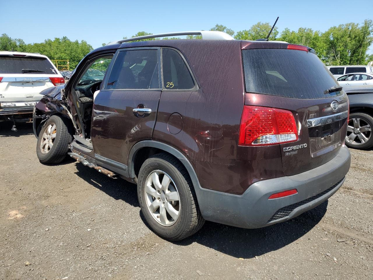 2012 KIA Sorento VIN 5XYKTDA28CG280966 photo 2