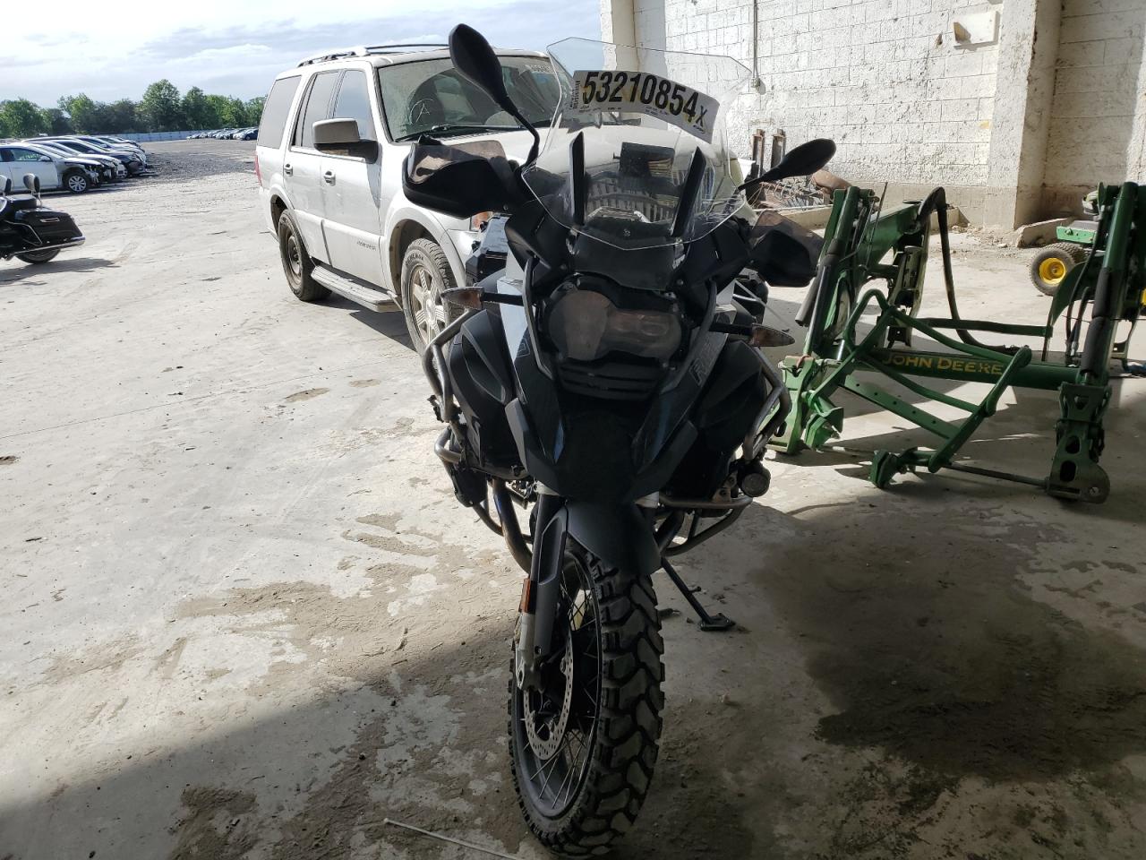 2018 BMW R VIN WB10A1202JZ899521 photo 2