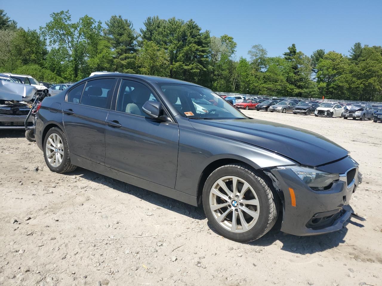 2017 BMW 3 series VIN WBA8E5G39HNU42563 photo 4