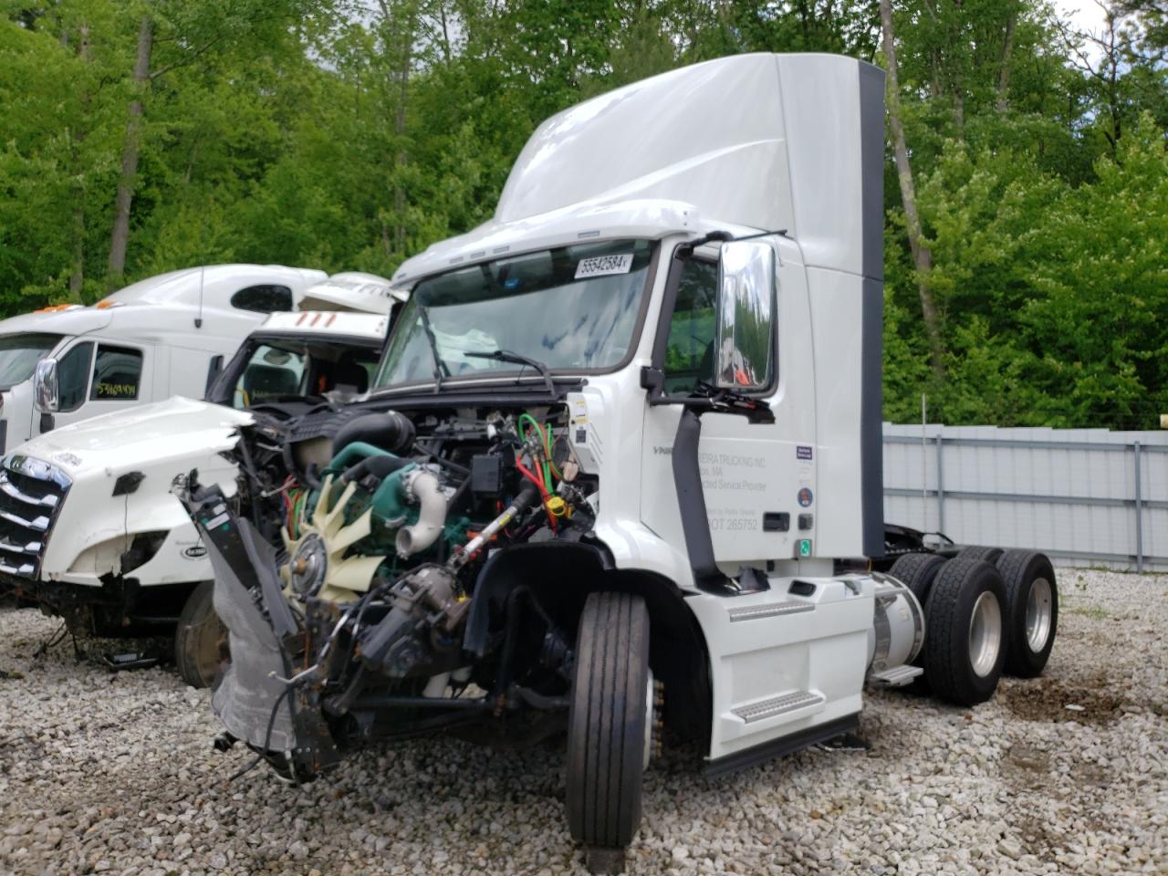 2024 VOLVO Vnr VIN 4V4WC9EH9RN639888 photo 2