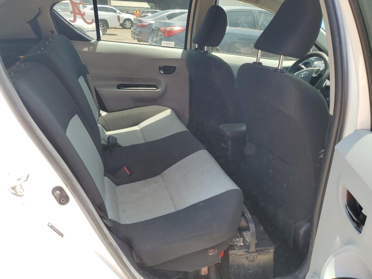 2014 TOYOTA Prius VIN JTDKDTB34E1071113 photo 11