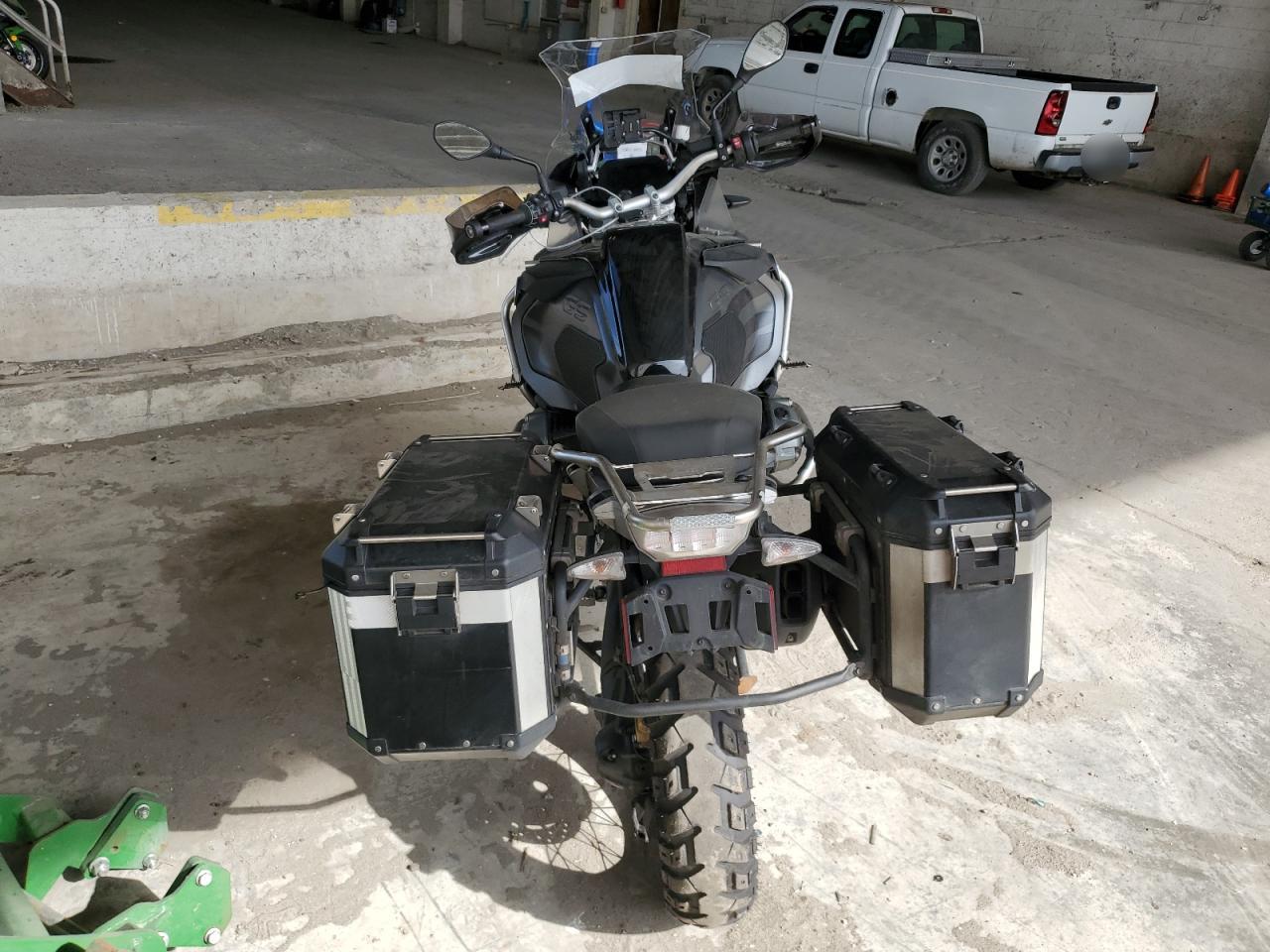 2018 BMW R VIN WB10A1202JZ899521 photo 4