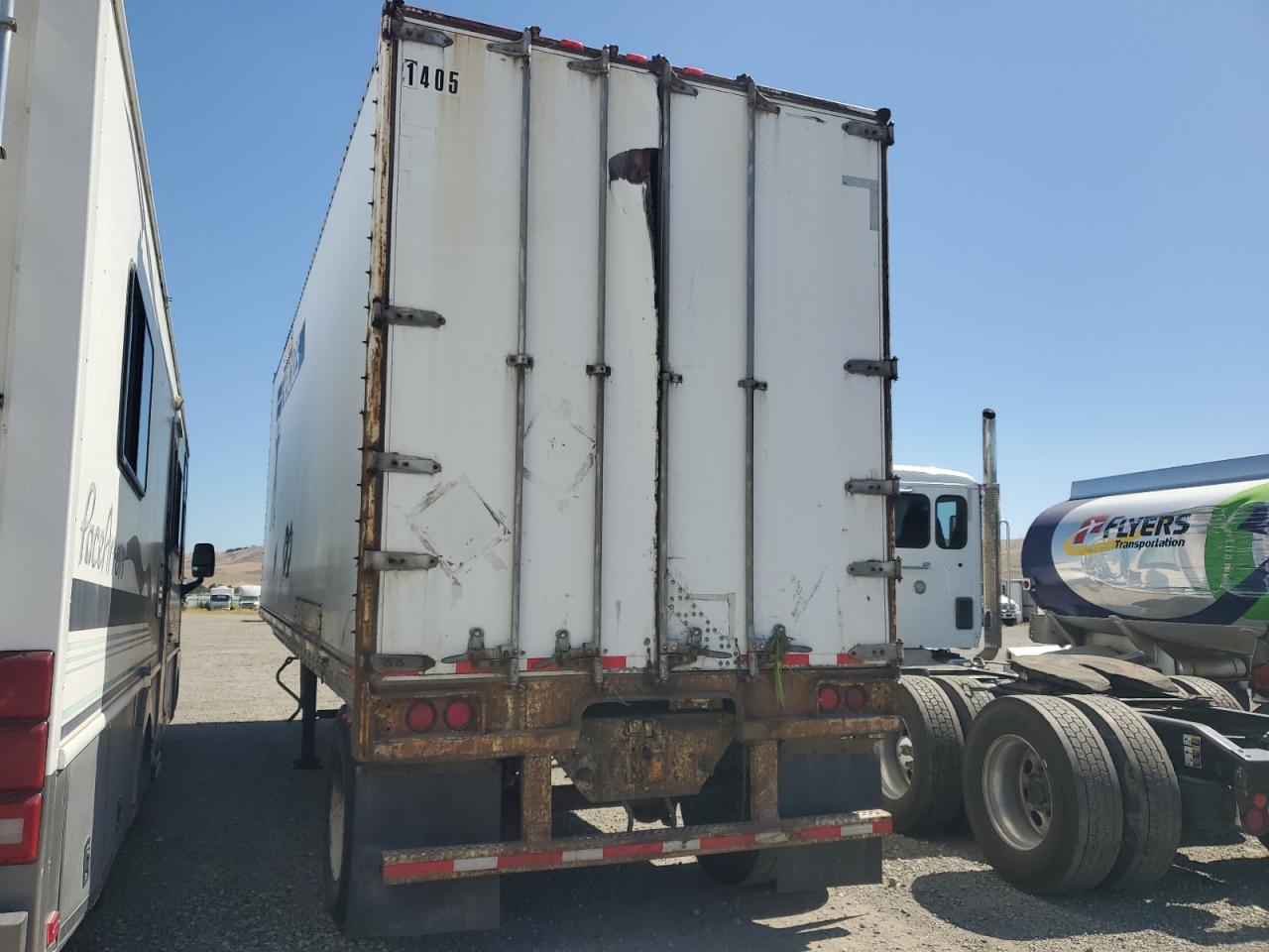 2025 Utility Trailer VIN 1UYVS1292SC710215 photo 3