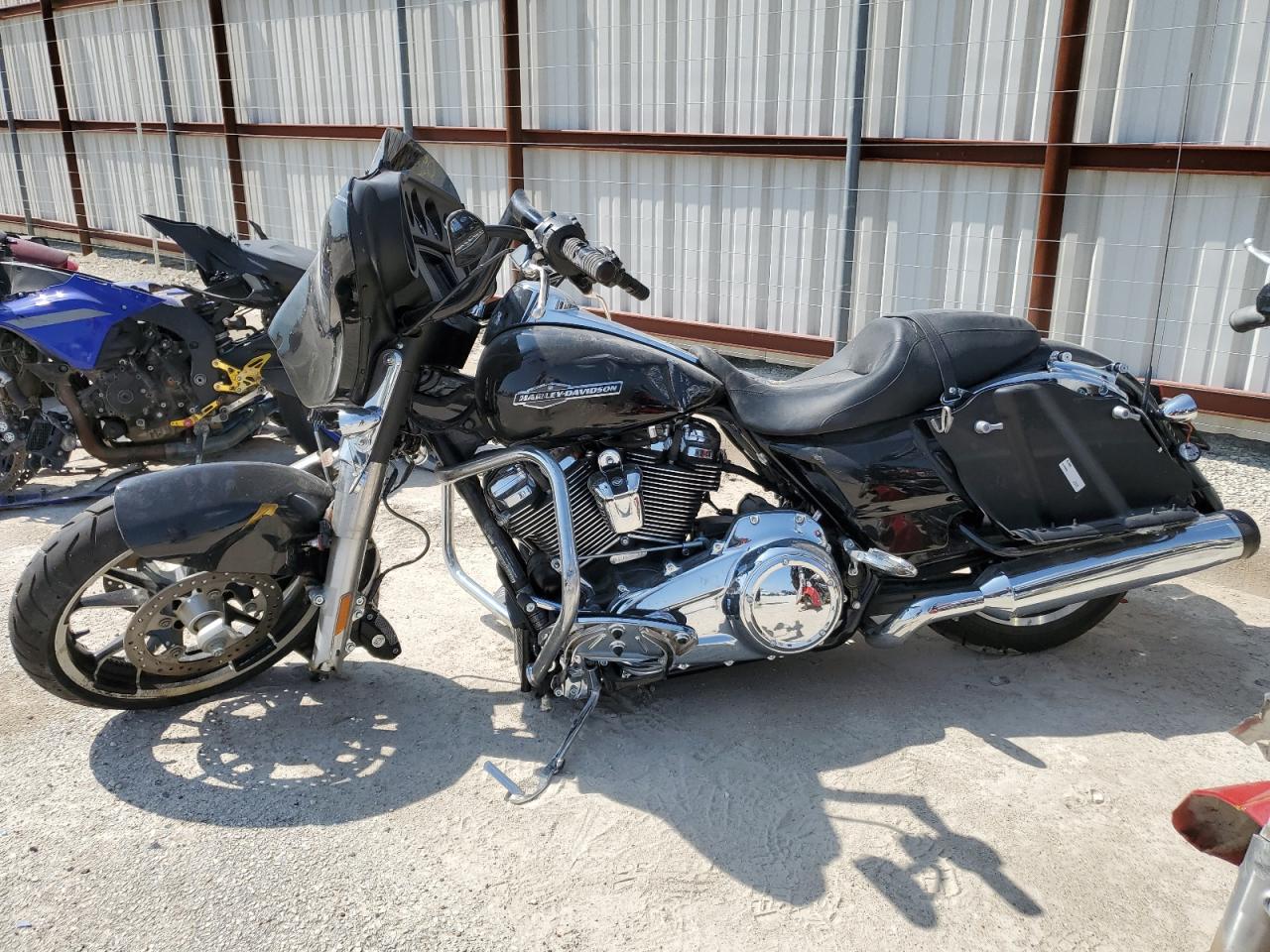 2023 HARLEY-DAVIDSON FLHX VIN 1HD1KBC18PB676756 photo 3