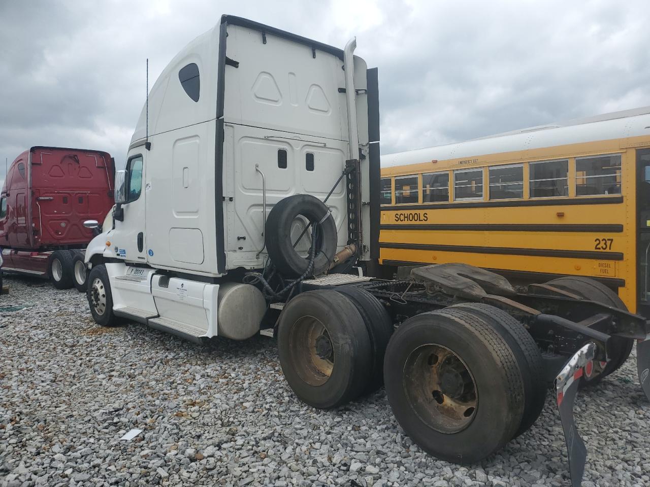 2012 FREIGHTLINER CASCADIA 125 VIN 1FUJGLDR5CSBM4285 photo 3