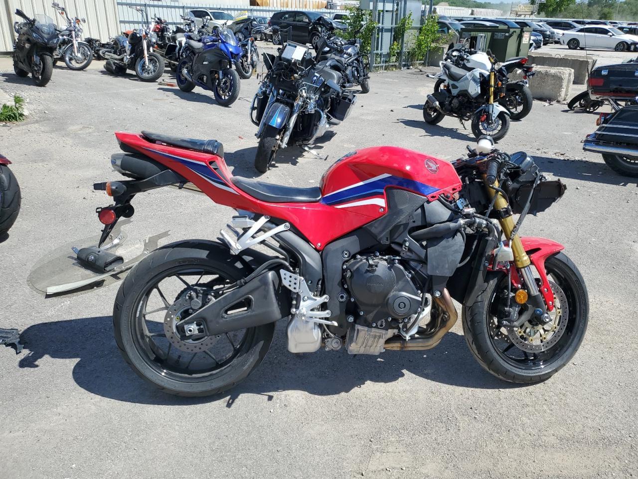 2024 HONDA Cbr cycle VIN JH2PC40J9RK100130 photo 1