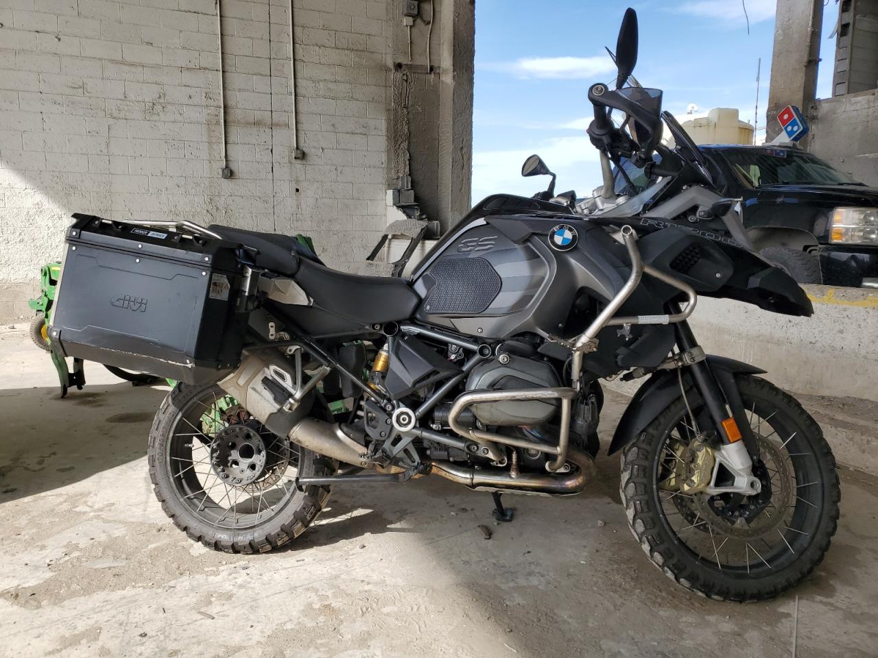 2018 BMW R VIN WB10A1202JZ899521 photo 1