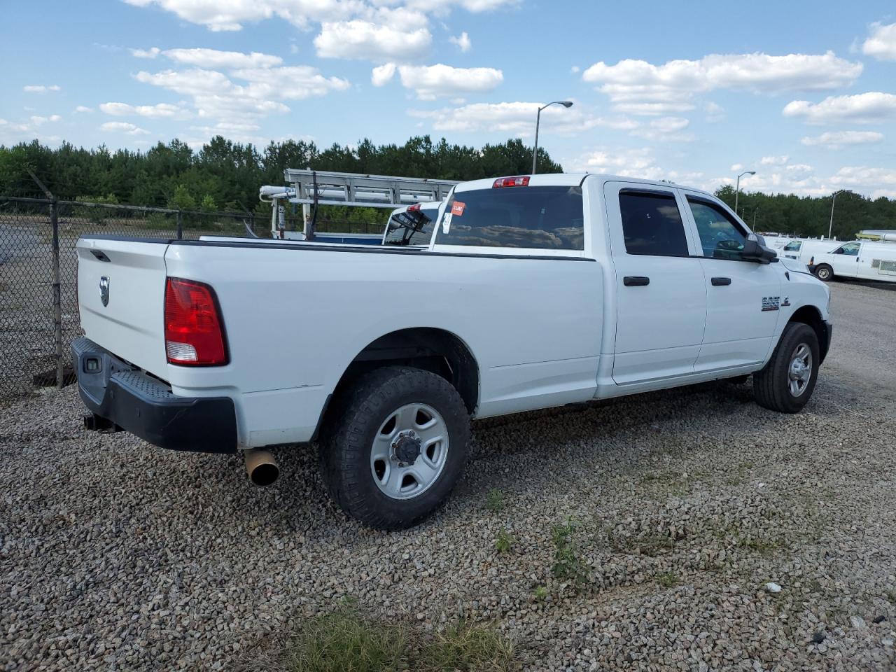 2016 RAM 3500 VIN 3C63R2GL1GG219335 photo 3