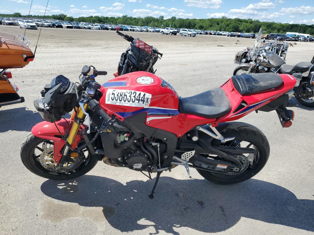 2024 HONDA Cbr cycle VIN JH2PC40J9RK100130 photo 3
