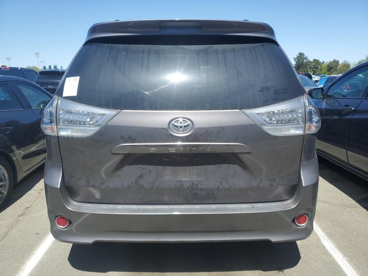 2016 Toyota Sienna VIN 5TDXK3DC1GS729890 photo 6