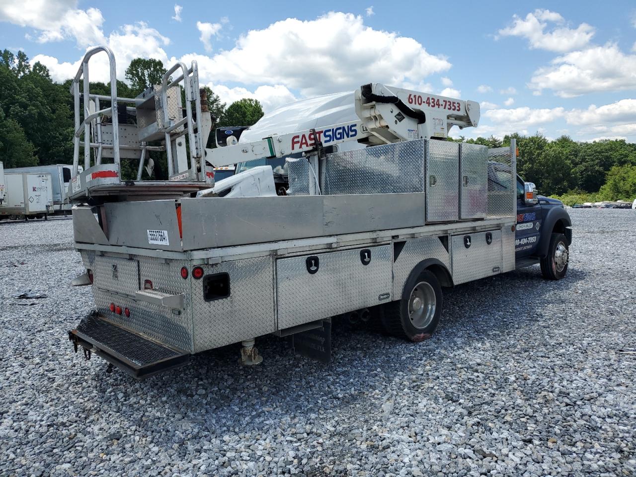 2015 Ford F550 VIN 1FDUF5GT7FEB96555 photo 3