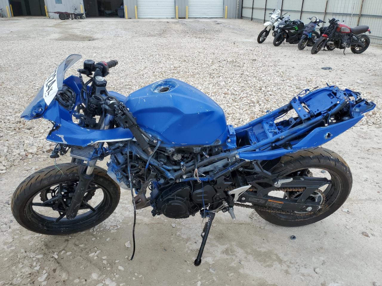 2022 KAWASAKI EX400 VIN JKAEXKH1XNDAF7650 photo 3