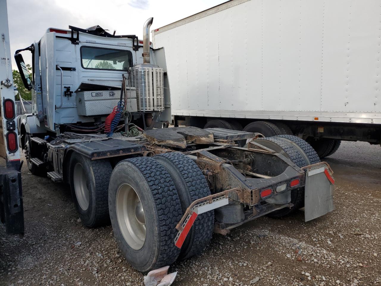 2012 VOLVO Vn VIN 4V4NC9EH9CN548011 photo 3