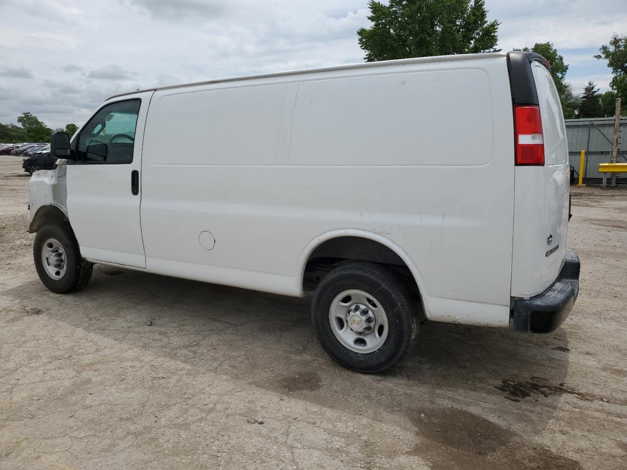 2020 CHEVROLET Express 2500 VIN 1GCWGAFP7L1213865 photo 2