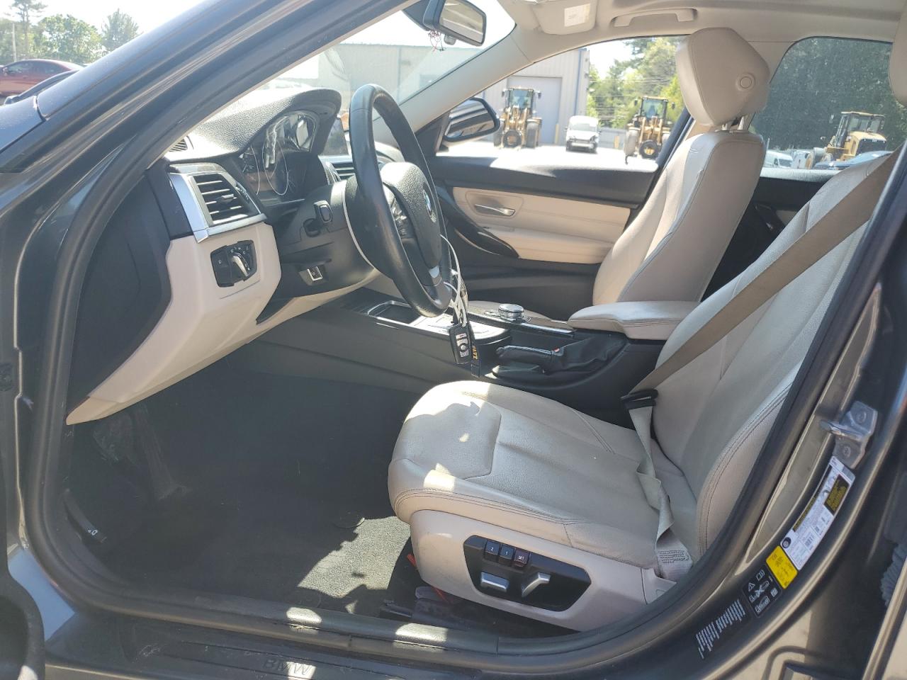 2017 BMW 3 series VIN WBA8E5G39HNU42563 photo 7
