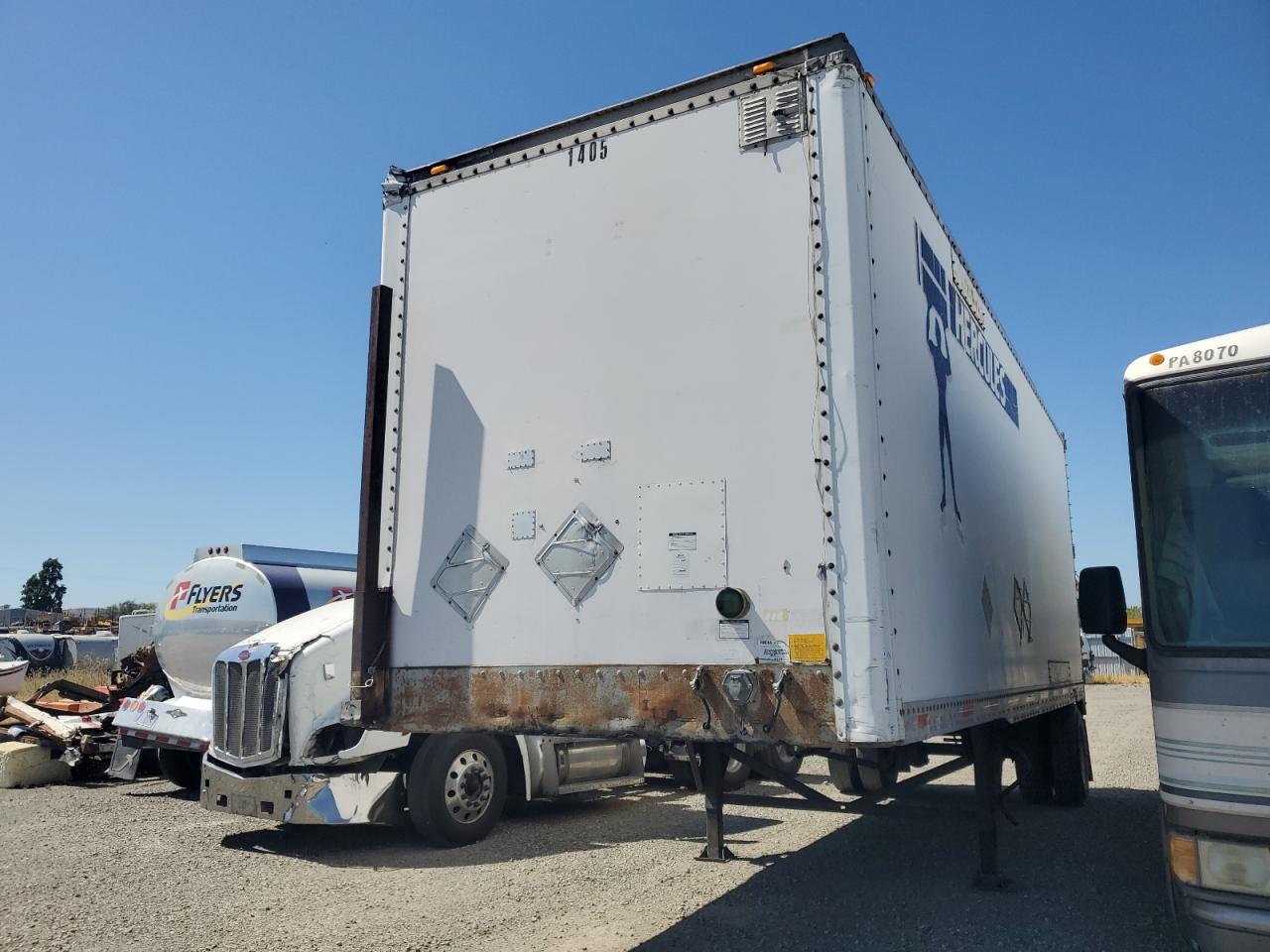 2025 Utility Trailer VIN 1UYVS1292SC710215 photo 2