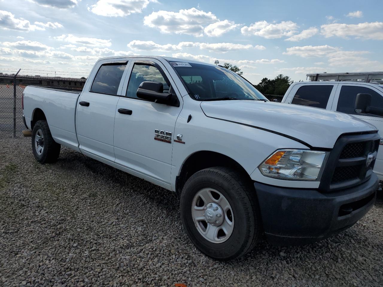 2016 RAM 3500 VIN 3C63R2GL1GG219335 photo 4